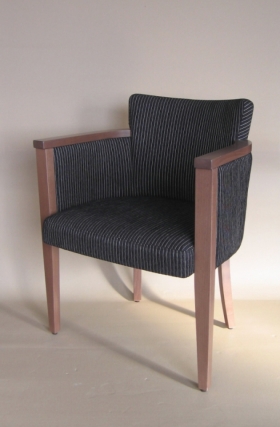 Menší fotografie dřevěné židle - 323 729