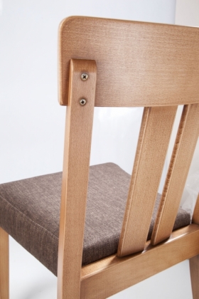 Menší fotografie dřevěné židle - 313 184 zadní pohled